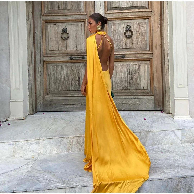 Robe longue satinée élégante – Épaules dénudées