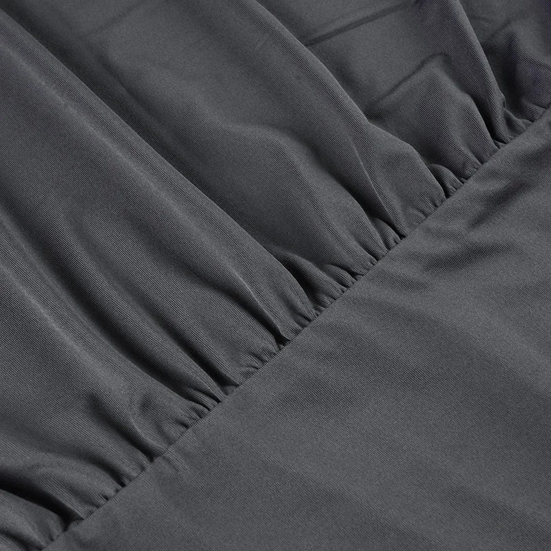 Mini-robe moulante épaules dénudées – Manches chauve-souris tendance