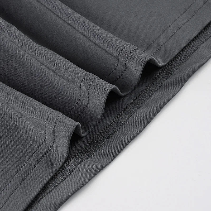 Mini-robe moulante épaules dénudées – Manches chauve-souris tendance