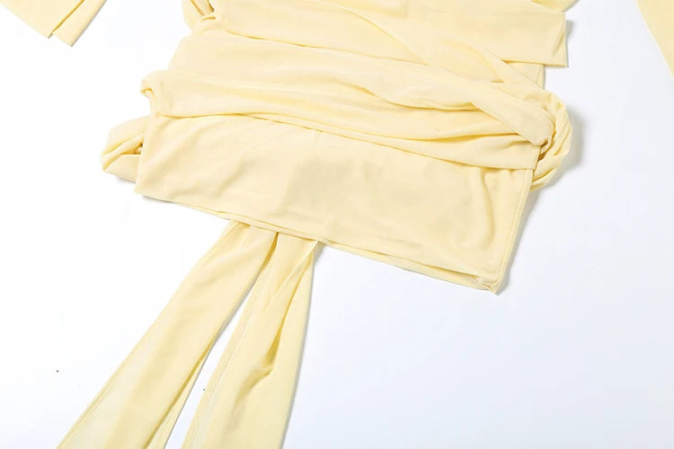 Mini-robe drapée style chemise – Élégance streetwear
