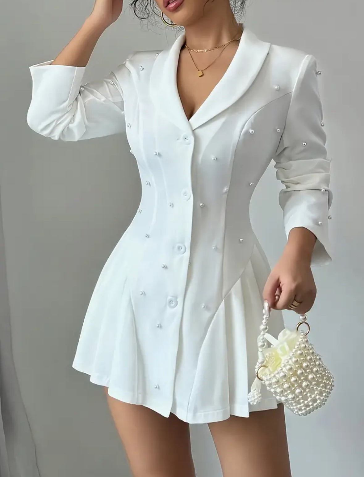 Blazer robe blanc élégant à perles – Style chic et féminin
