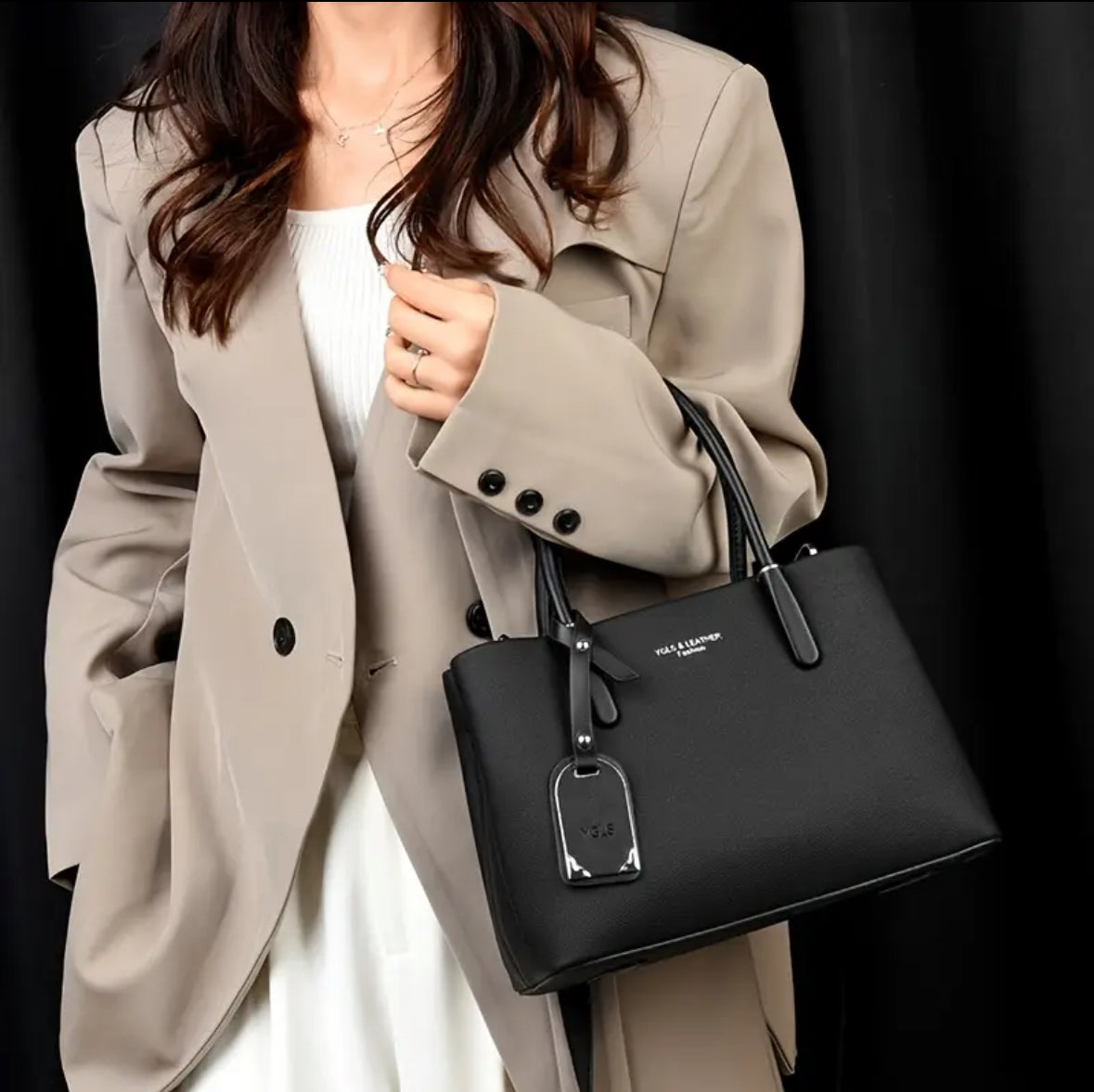 Titre produit :
Sac à main chic avec bandoulière réglable – Style classique & intemporel