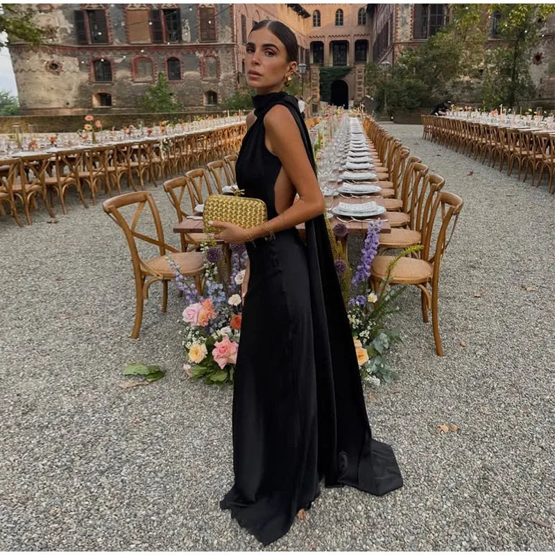 Robe longue satinée élégante – Épaules dénudées