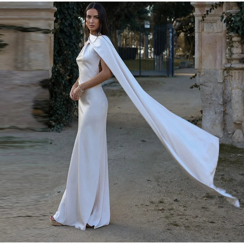 Robe longue satinée élégante – Épaules dénudées