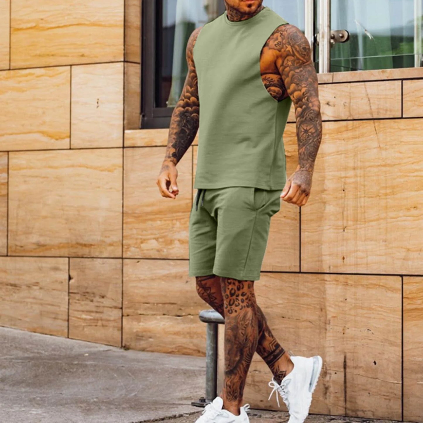 Ensemble sport 2 pièces – Débardeur sans manches + short cargo