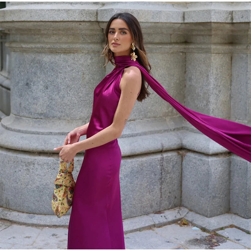 Robe longue satinée élégante – Épaules dénudées