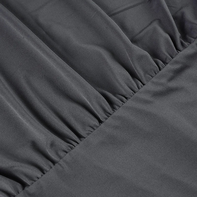 Mini-robe moulante épaules dénudées – Manches chauve-souris tendance