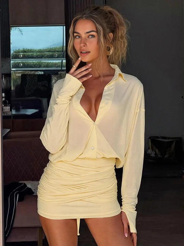 Mini-robe drapée style chemise – Élégance streetwear