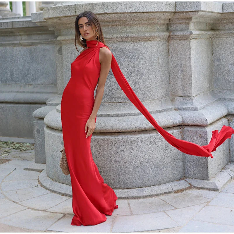 Robe longue satinée élégante – Épaules dénudées