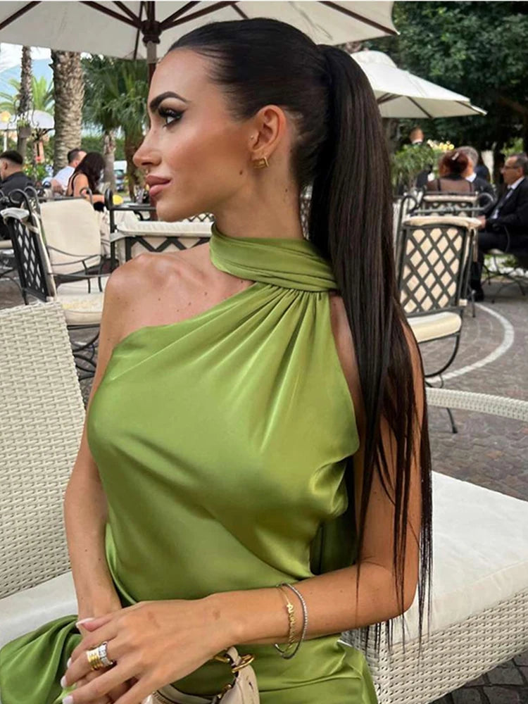 Robe longue satinée élégante – Épaules dénudées