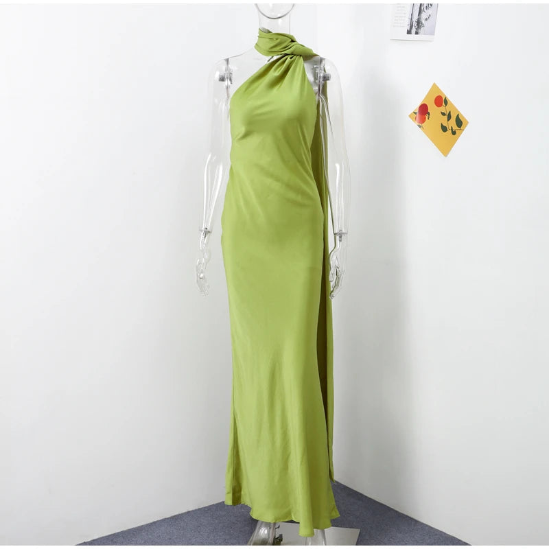 Robe longue satinée élégante – Épaules dénudées