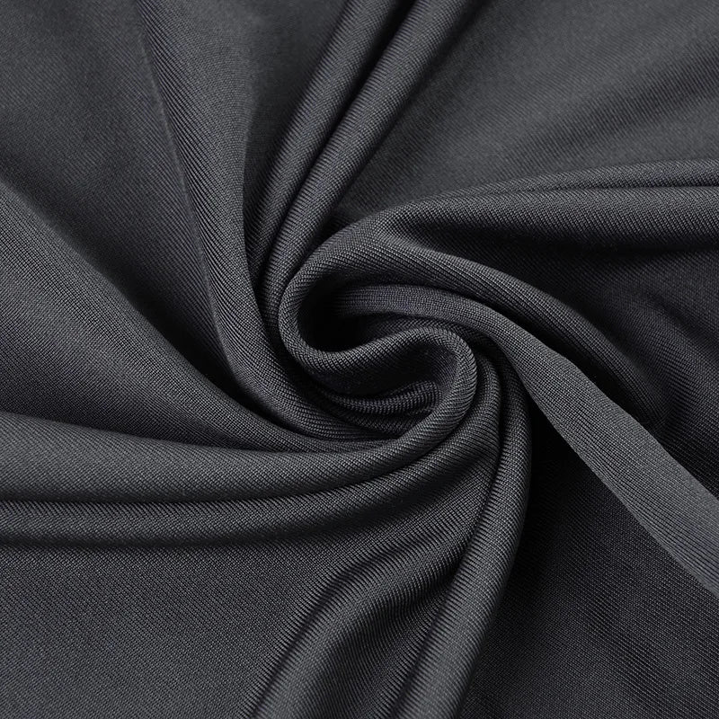 Mini-robe moulante épaules dénudées – Manches chauve-souris tendance