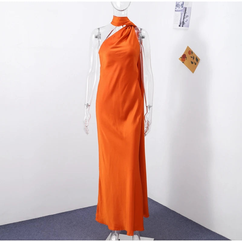 Robe longue satinée élégante – Épaules dénudées